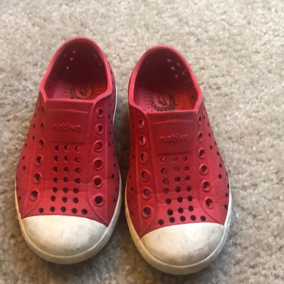 Native Shoes Other - Red Toddle natives size C7
